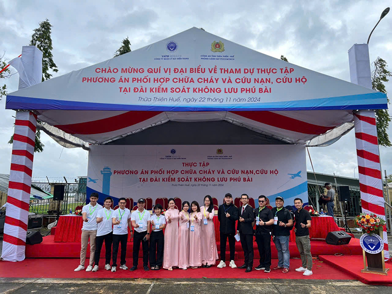 Thực tập phương án phối hợp  cháy chữa cháy và cứu nạn,cứu hộ tại Đài kiểm soát không lưu Phú Bài